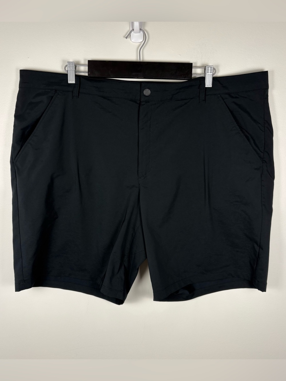 Columbia Sage Peak Men’s Black Blue Golf Shorts, Size 46W, Stretch Performance